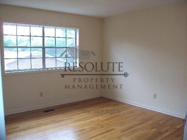 400 Davie Rd #3 - Photo 5 of 7
