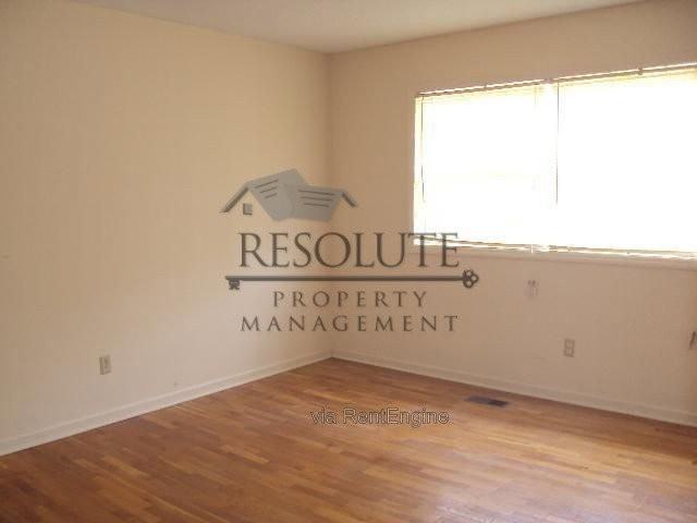 400 Davie Rd #3 - Photo 6 of 7