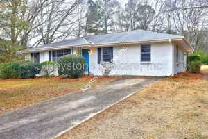 featured image of 4624 Wesley Dr