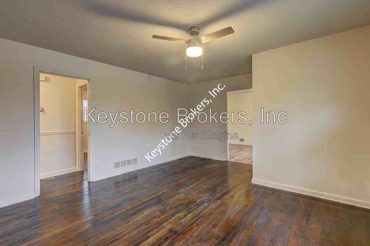 4624 Wesley Dr - Photo 3 of 8