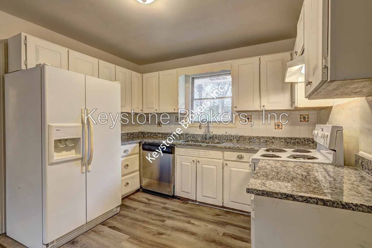 4624 Wesley Dr - Photo 4 of 8