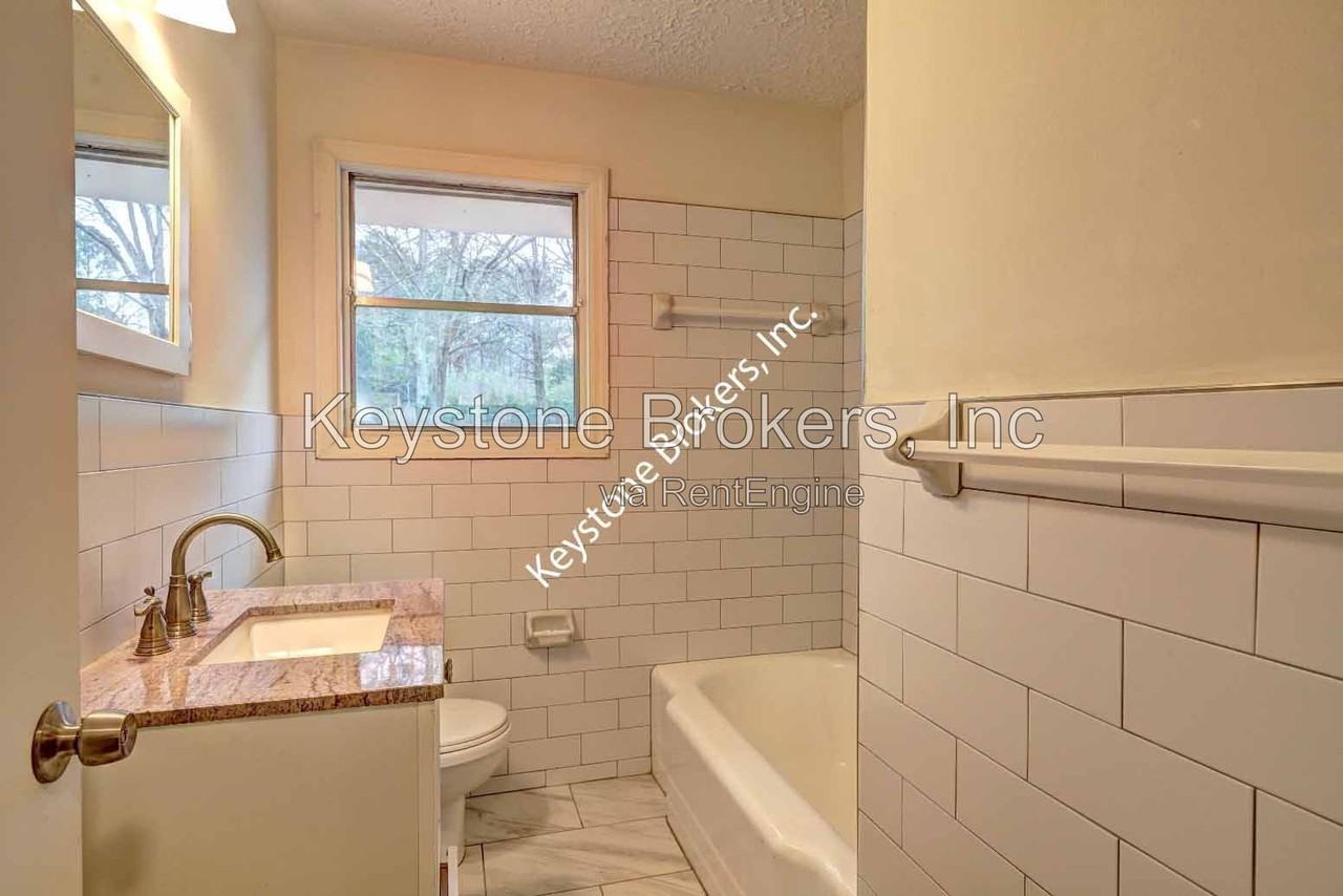 4624 Wesley Dr - Photo 6 of 8