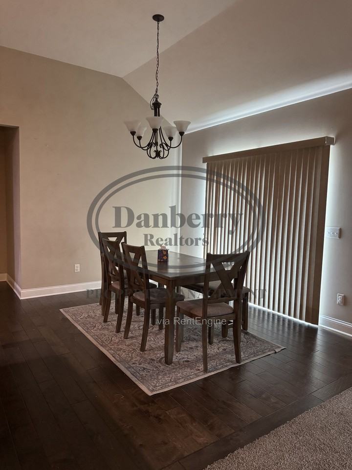 26741 Woodmont Dr - Photo 4 of 14