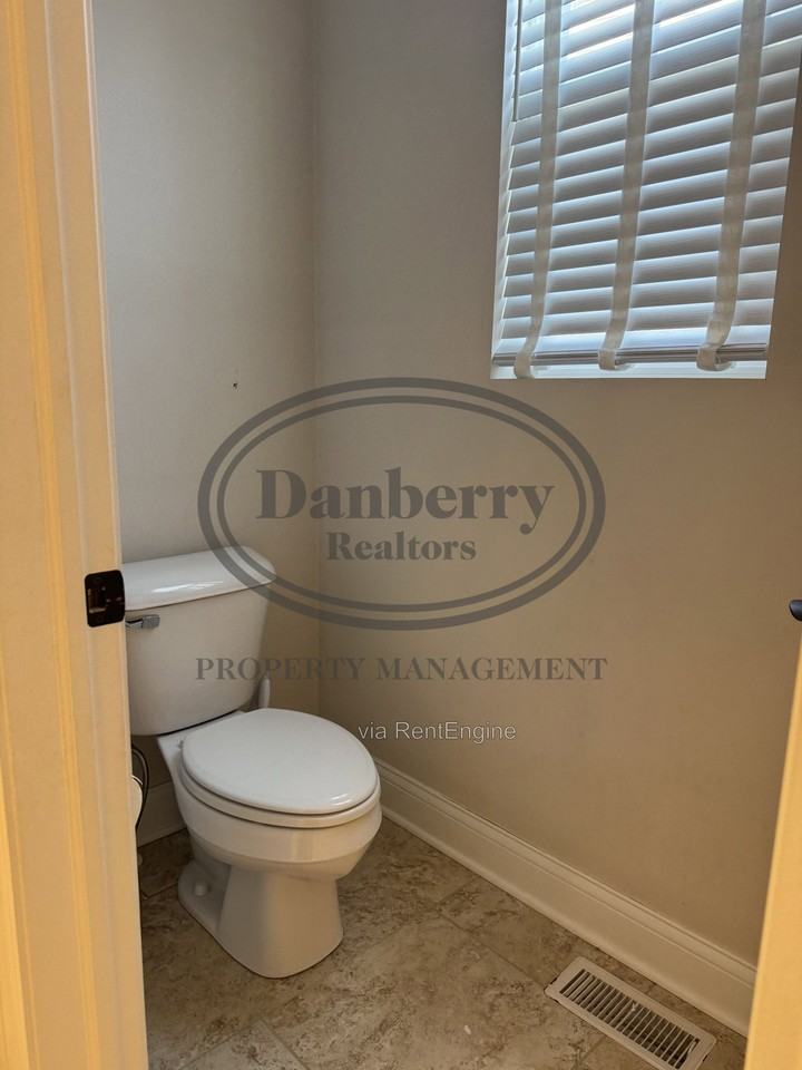 26741 Woodmont Dr - Photo 7 of 14