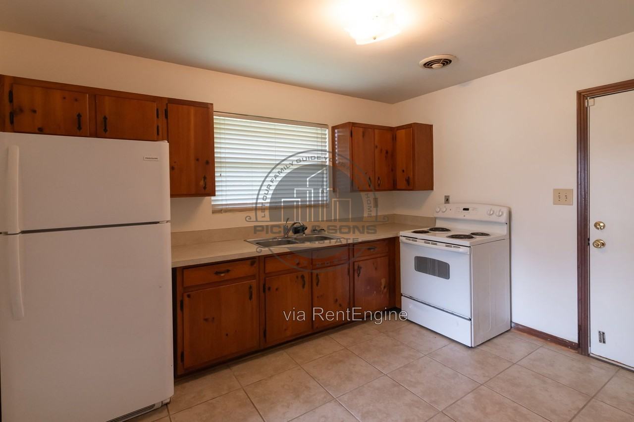 1818 Dawsey St - Photo 3 of 15