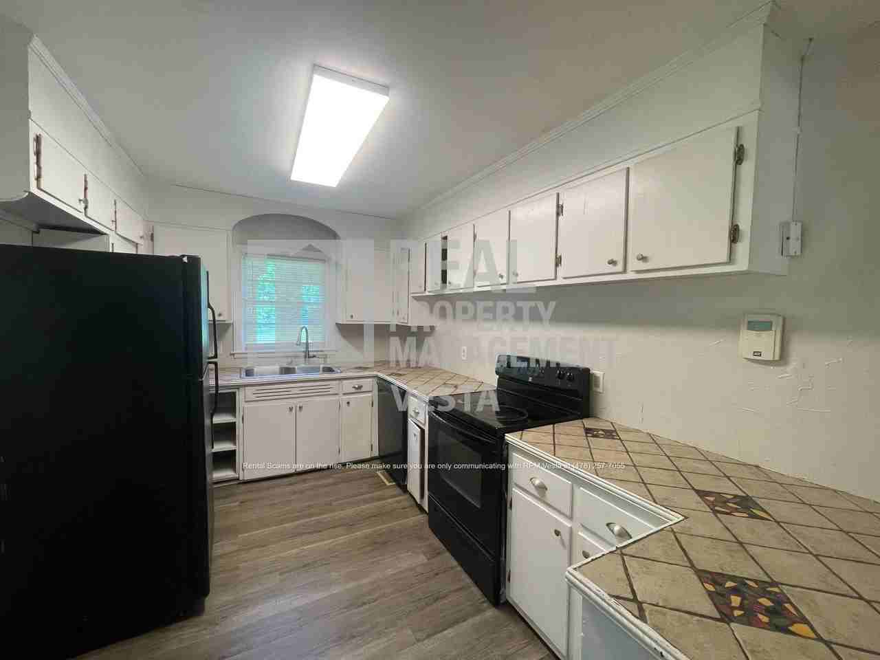 5351 Finsbury Dr - Photo 4 of 15