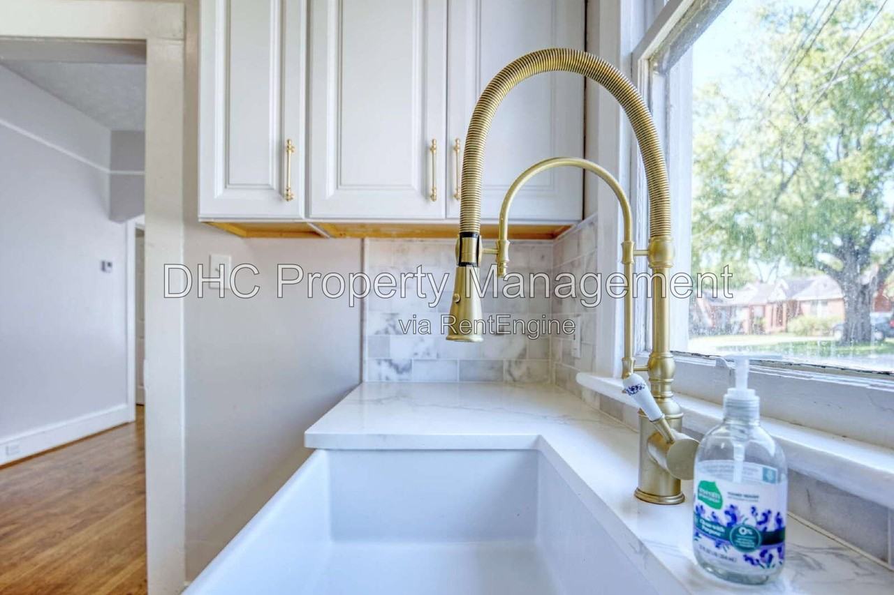 3120 Pierpont Ave - Photo 6 of 25