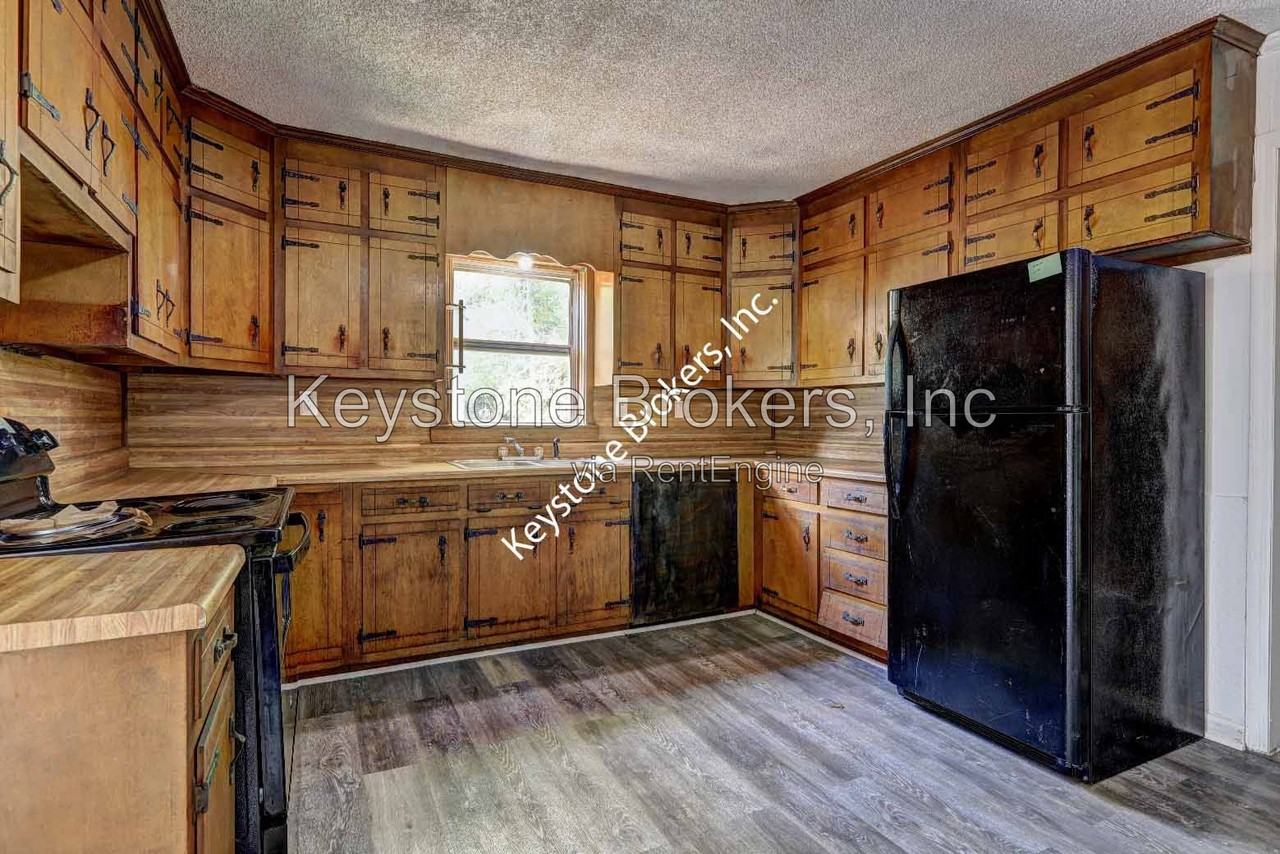 509 Lynmore Cir - Photo 4 of 9