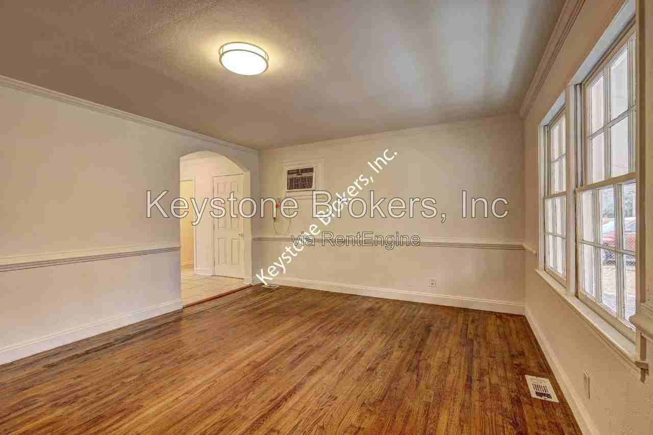 2454 Charlene Ter - Photo 3 of 9