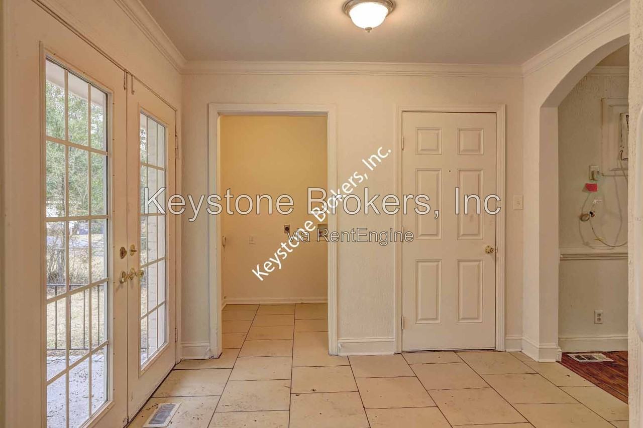 2454 Charlene Ter - Photo 5 of 9