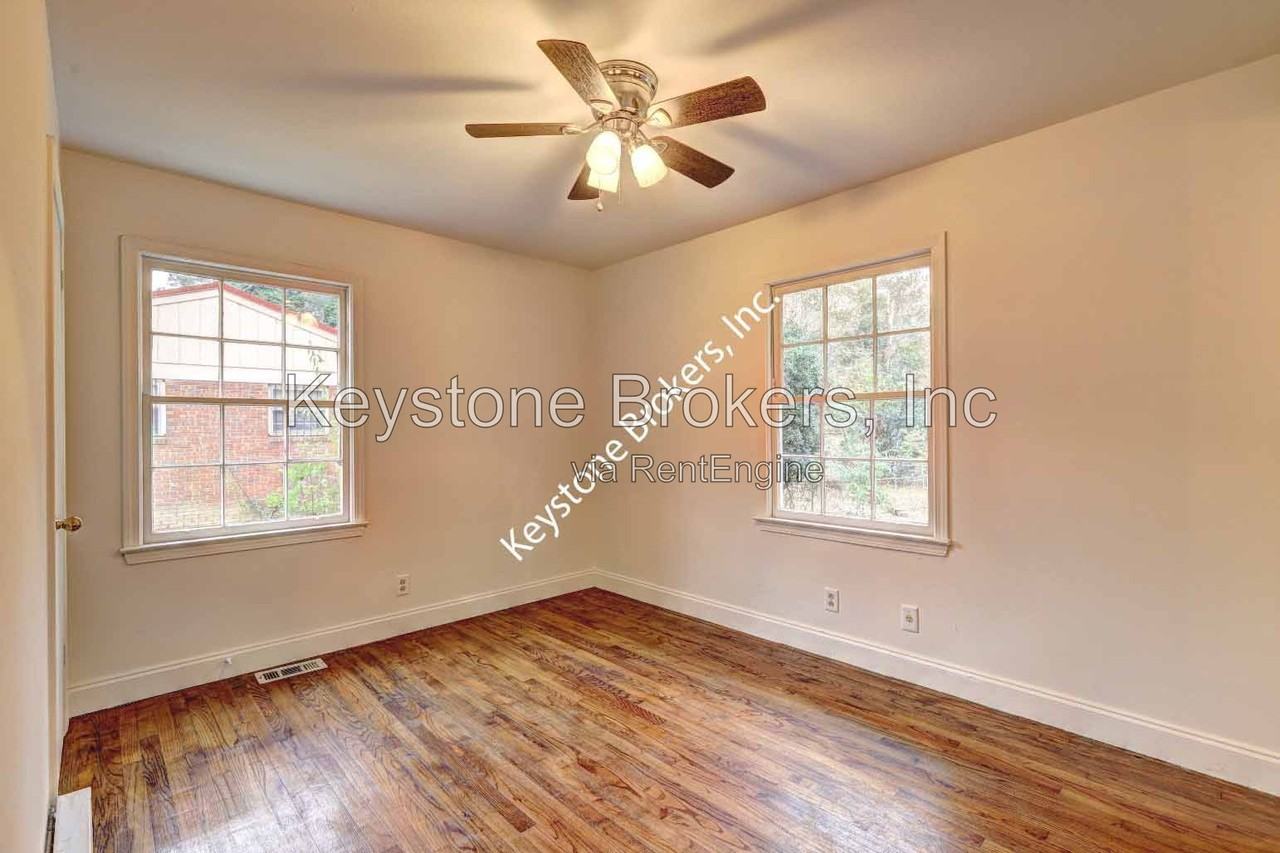 2454 Charlene Ter - Photo 6 of 9