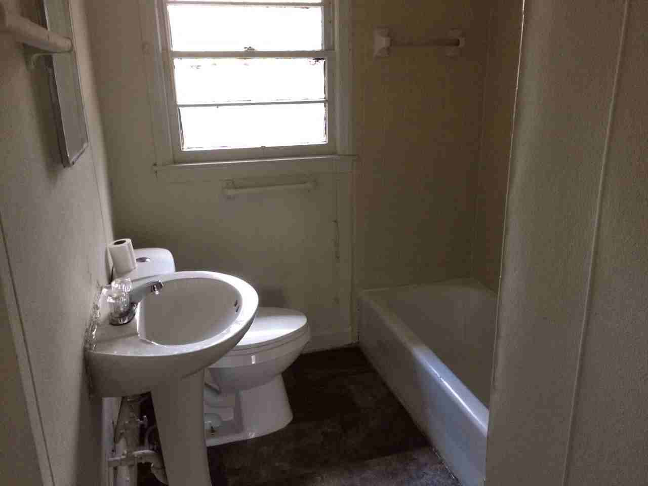1253 W Grenada Ter - Photo 4 of 9