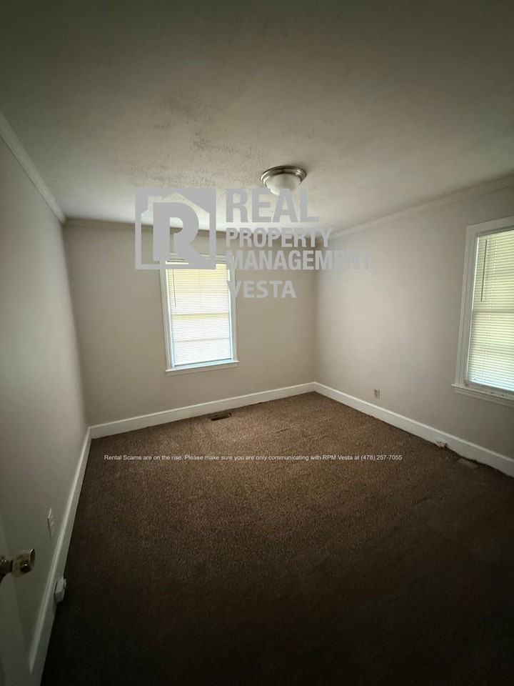 1253 W Grenada Ter - Photo 5 of 9