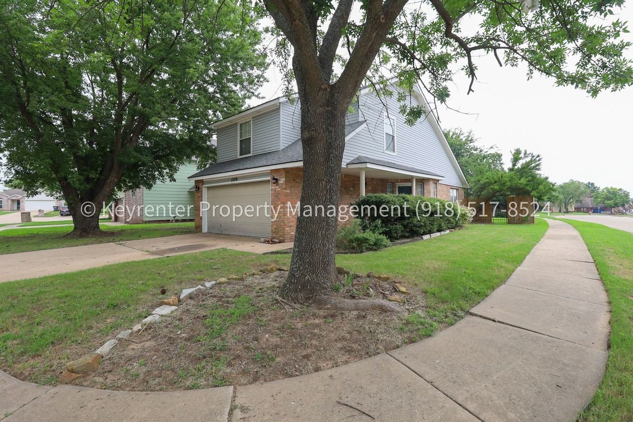 1228 W 112th Dr S - Photo 2 of 41