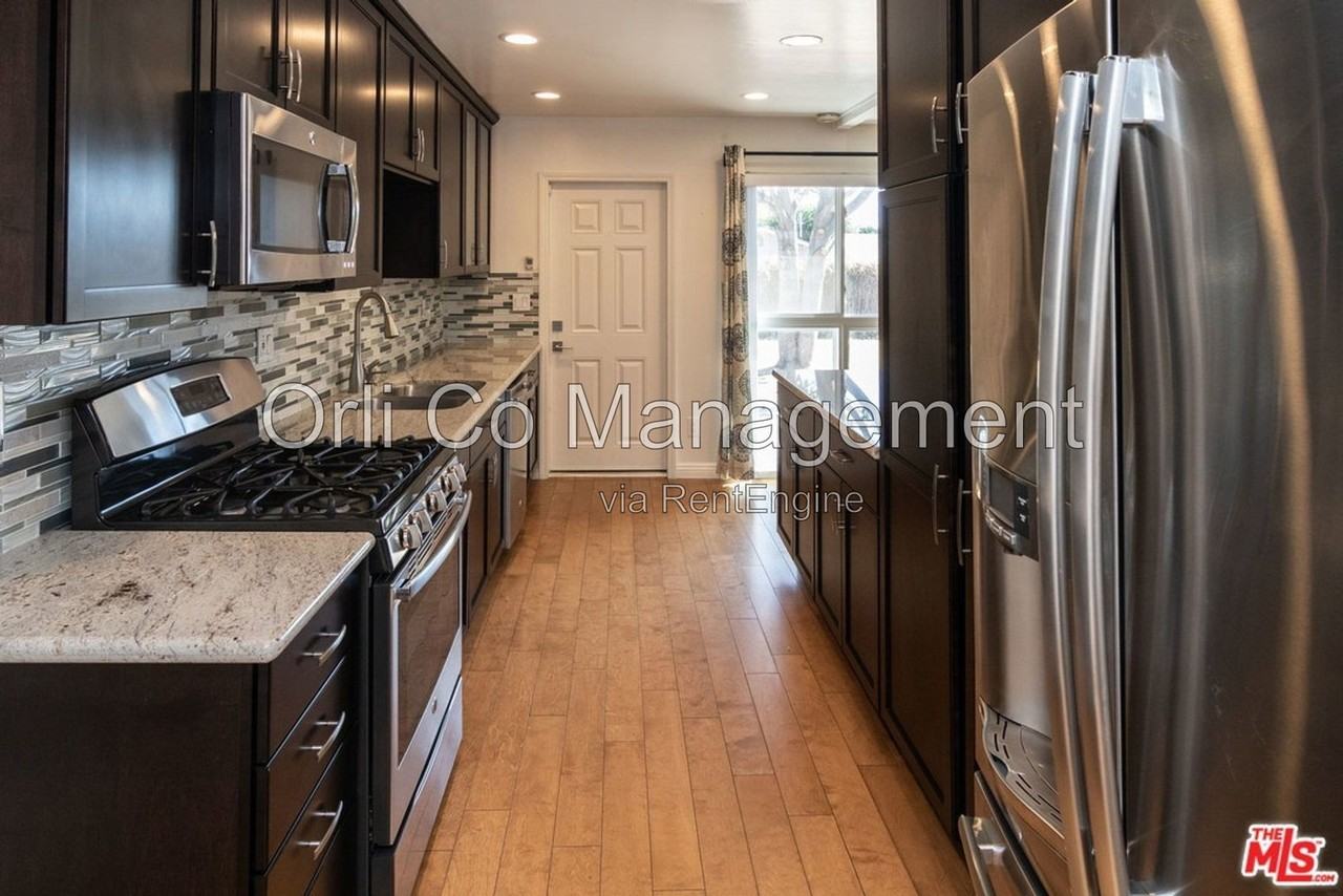10056 Mason Ave - Photo 4 of 21
