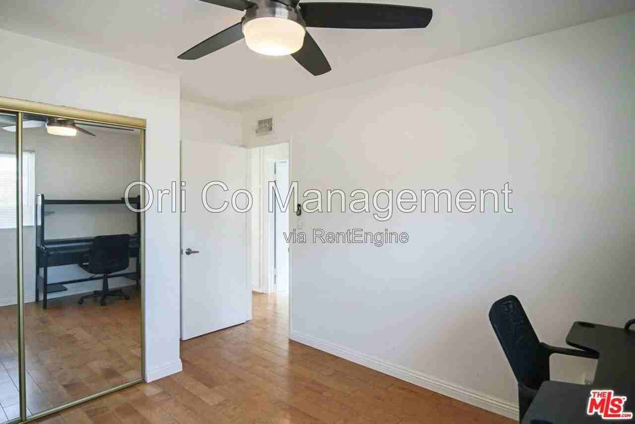 10056 Mason Ave - Photo 7 of 21
