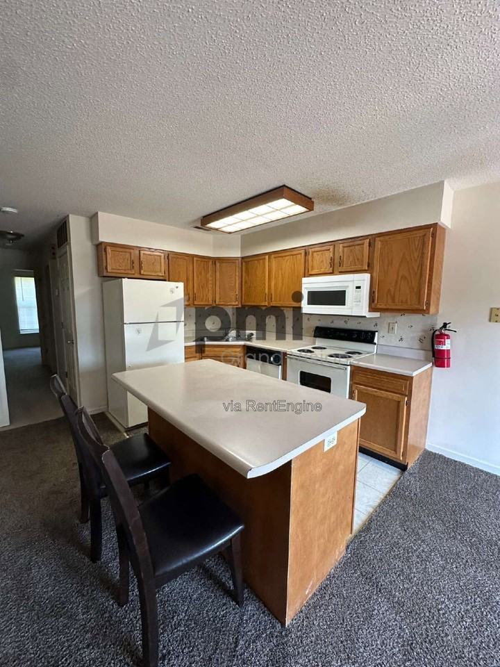1306 Arthur Ave #12 - Photo 4 of 24
