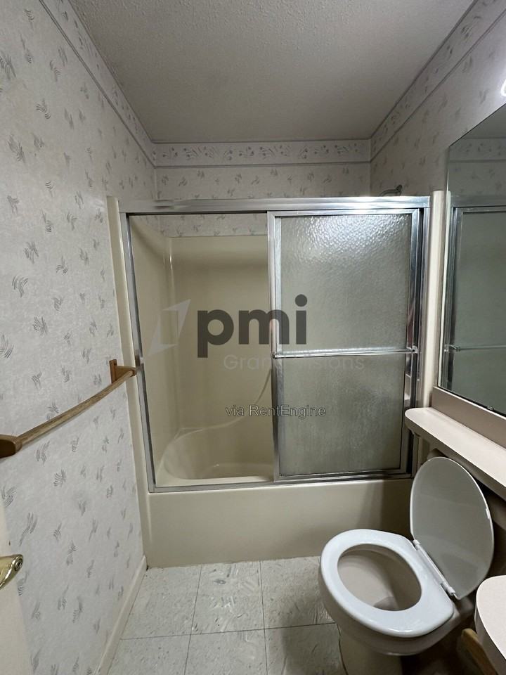 1306 Arthur Ave #12 - Photo 6 of 24