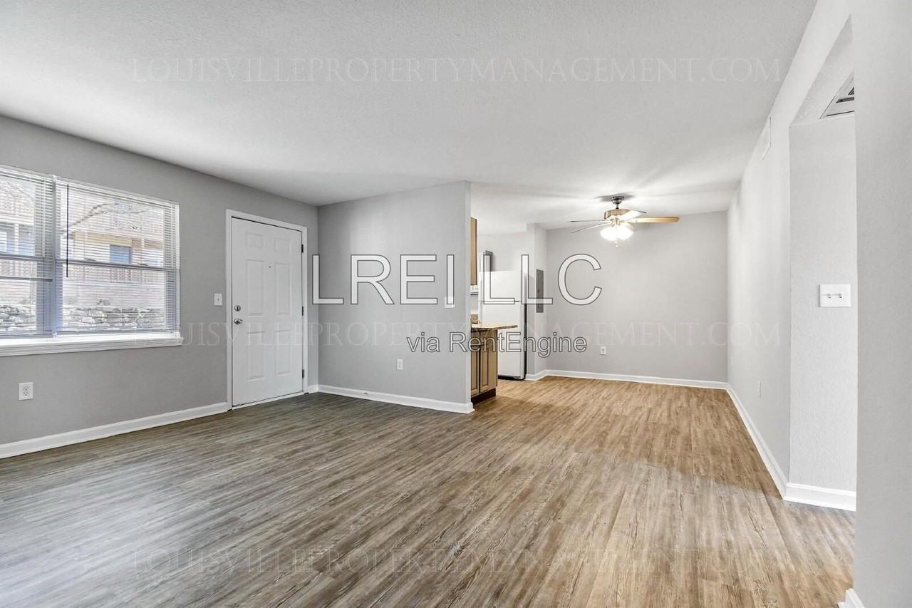 2101 Cardinal Woods Dr #104 - Photo 3 of 17