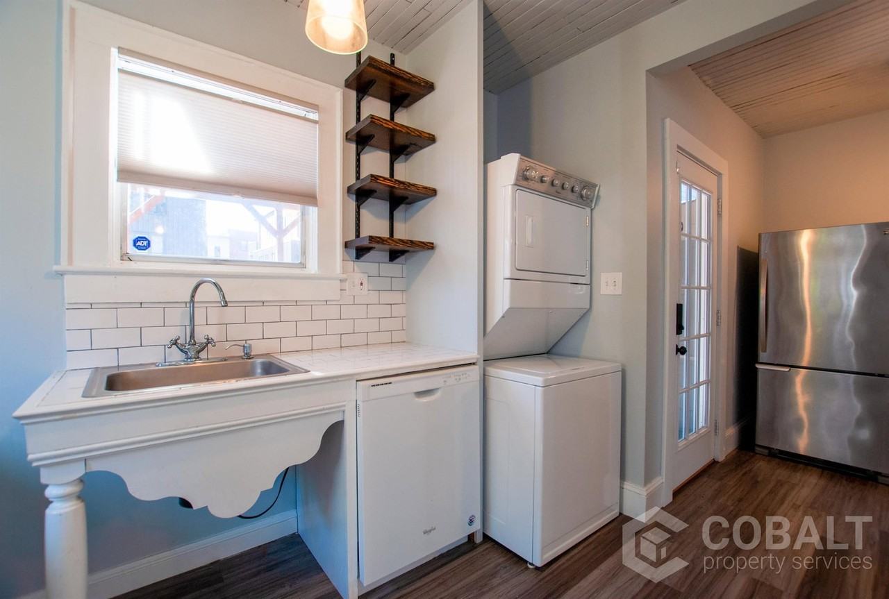 499 Winton Ter Ne #1 - Photo 3 of 25