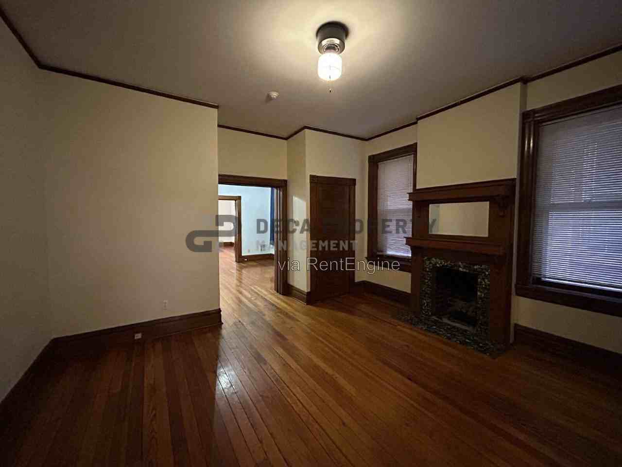 2304 Russell Blvd #1E - Photo 5 of 12
