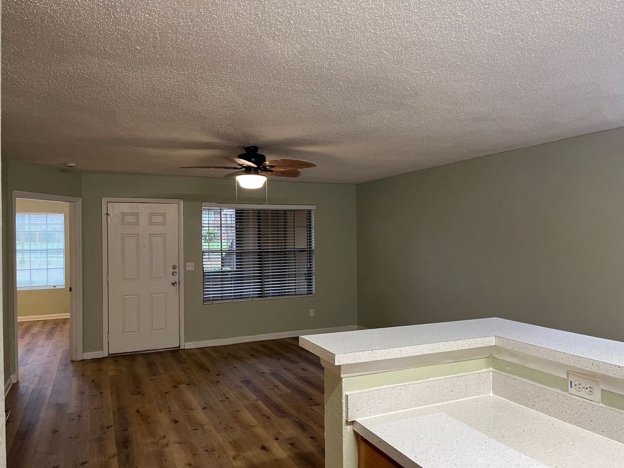 355 Lakepointe Dr #102 - Photo 4 of 22