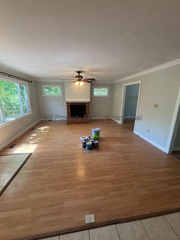 8956 Belgrave Ave - Photo 4 of 22