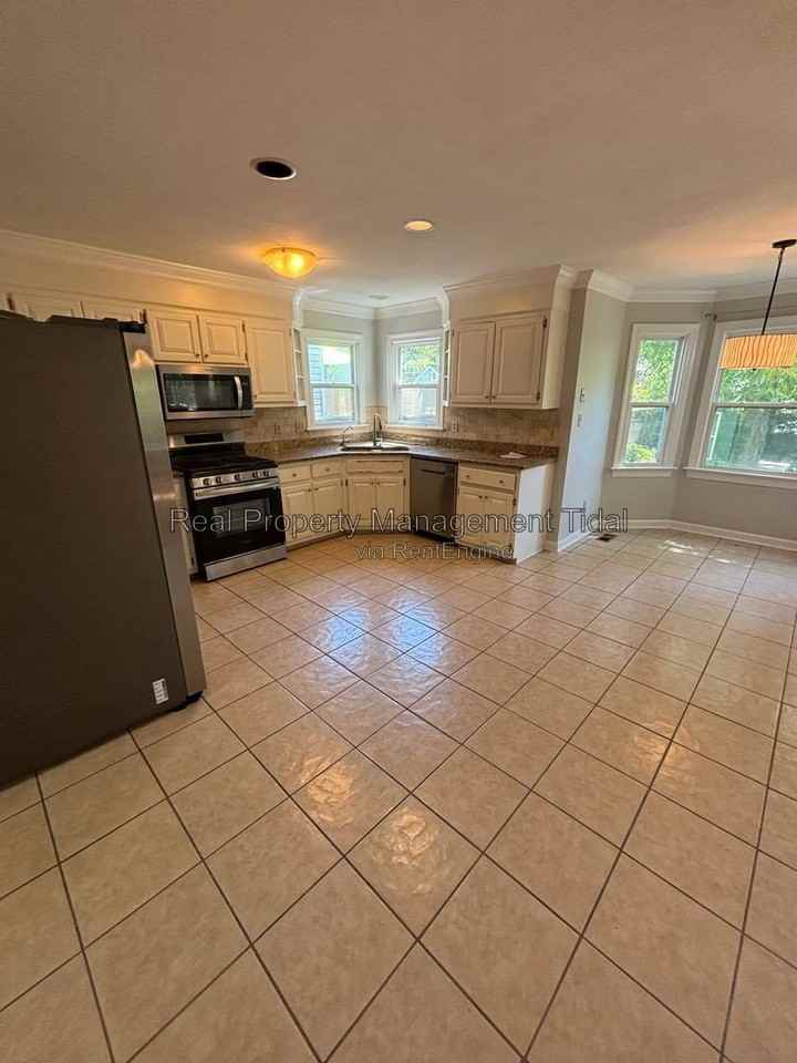 8956 Belgrave Ave - Photo 6 of 22