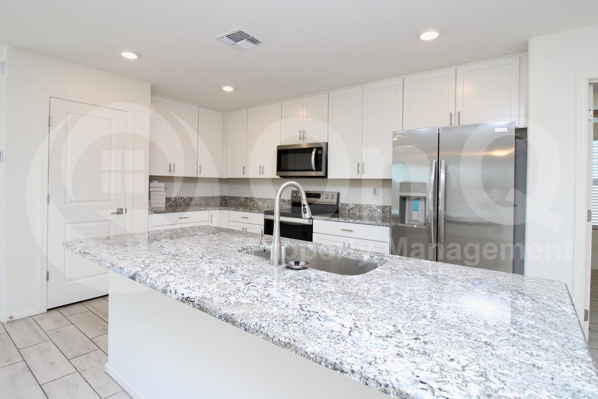 12539 W Glenn Dr - Photo 3 of 19