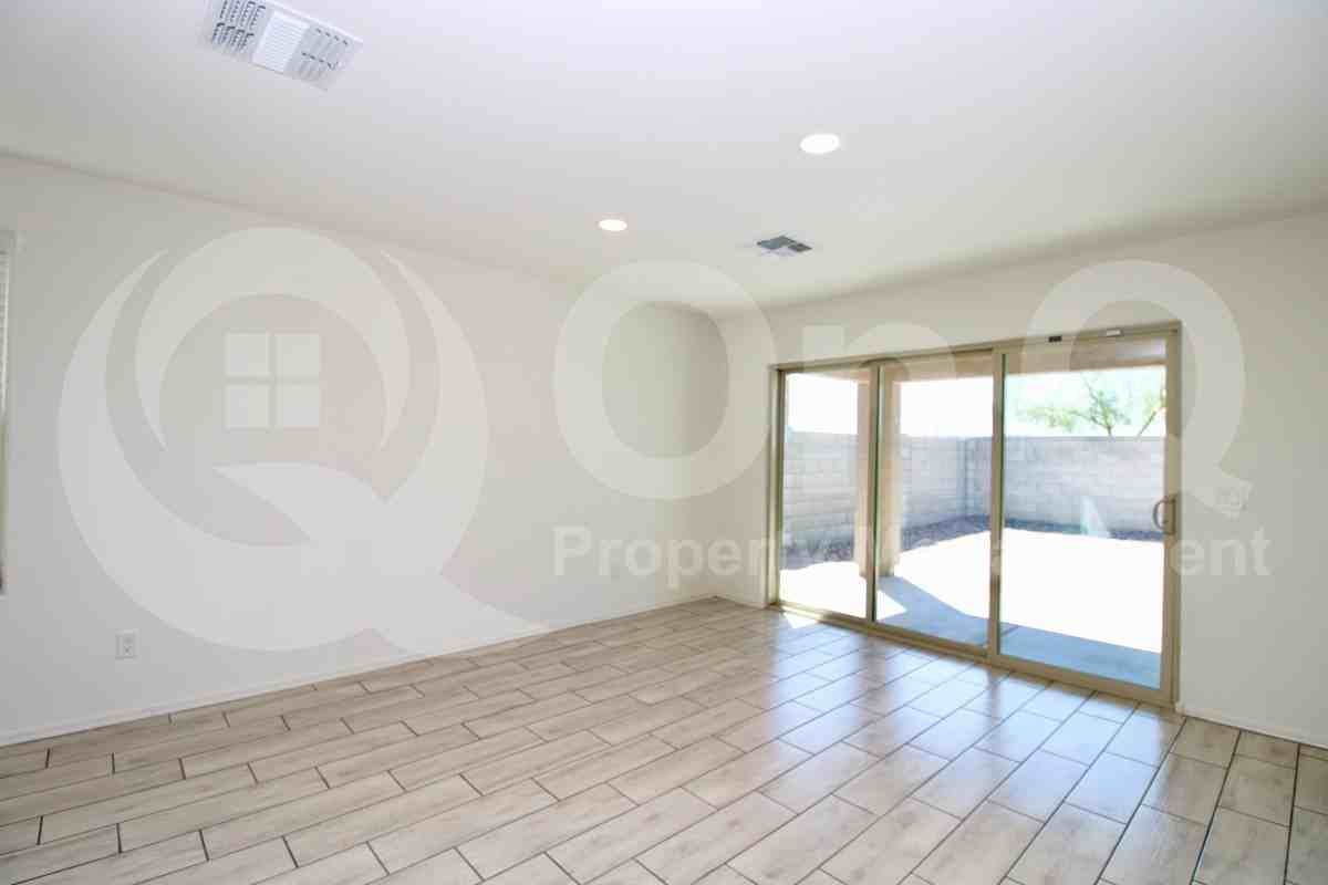 12539 W Glenn Dr - Photo 5 of 19
