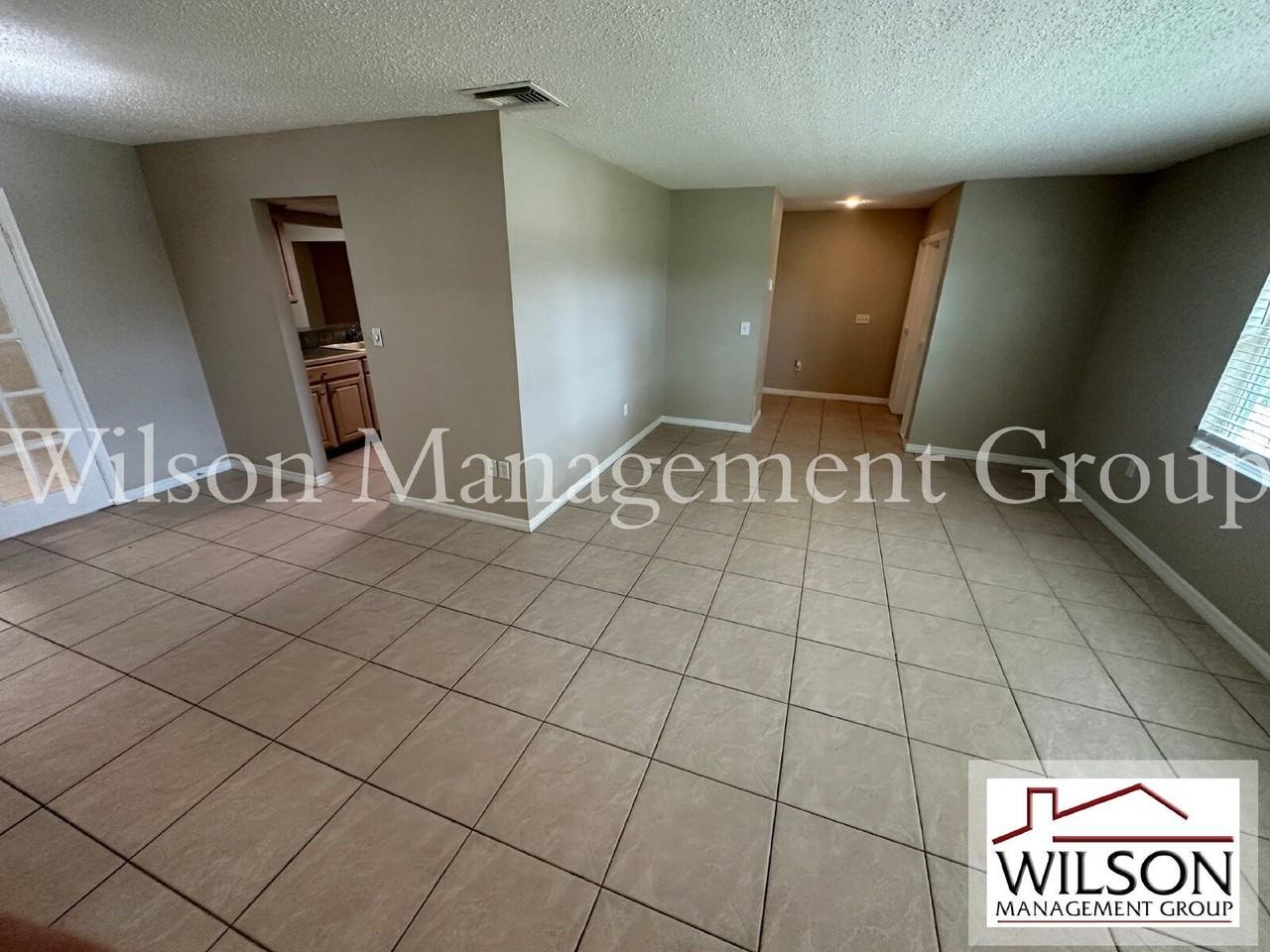 620 Lakespur Ln - Photo 4 of 32