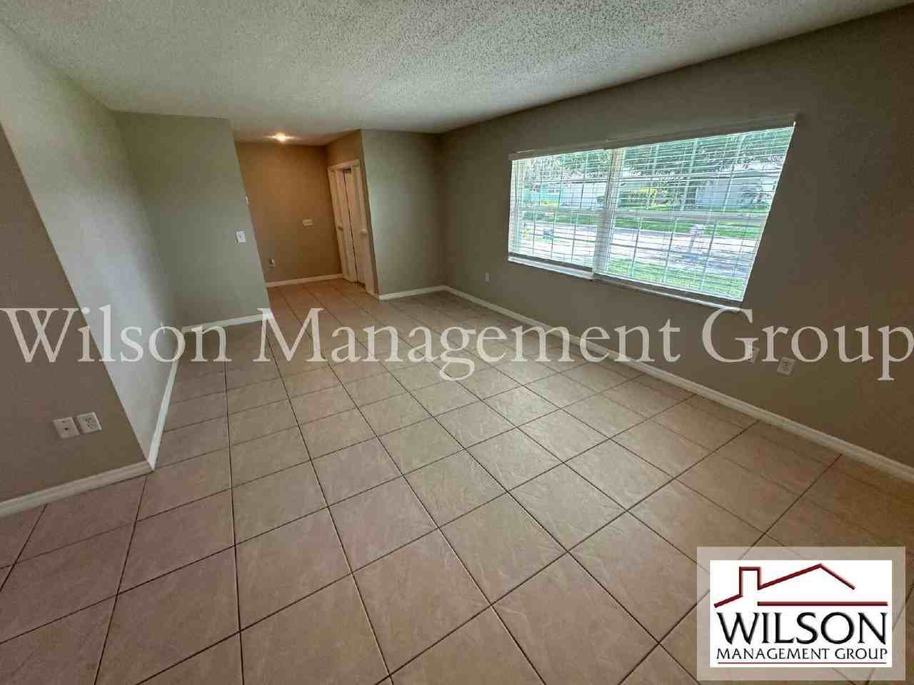 620 Lakespur Ln - Photo 5 of 32