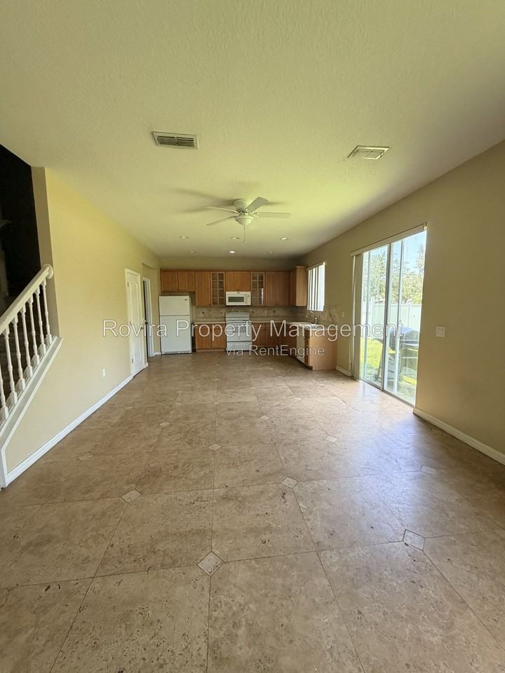 452 Janice Kay Pl - Photo 4 of 10