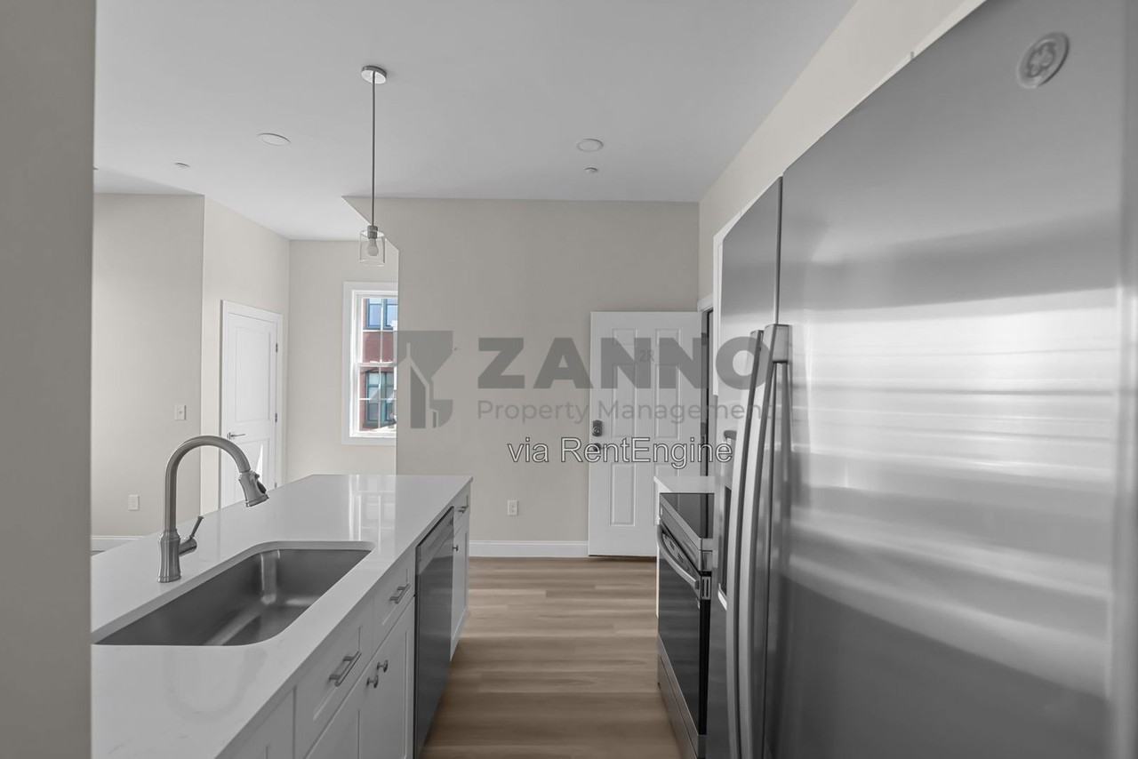 500 Main St #2R - Photo 2 of 13