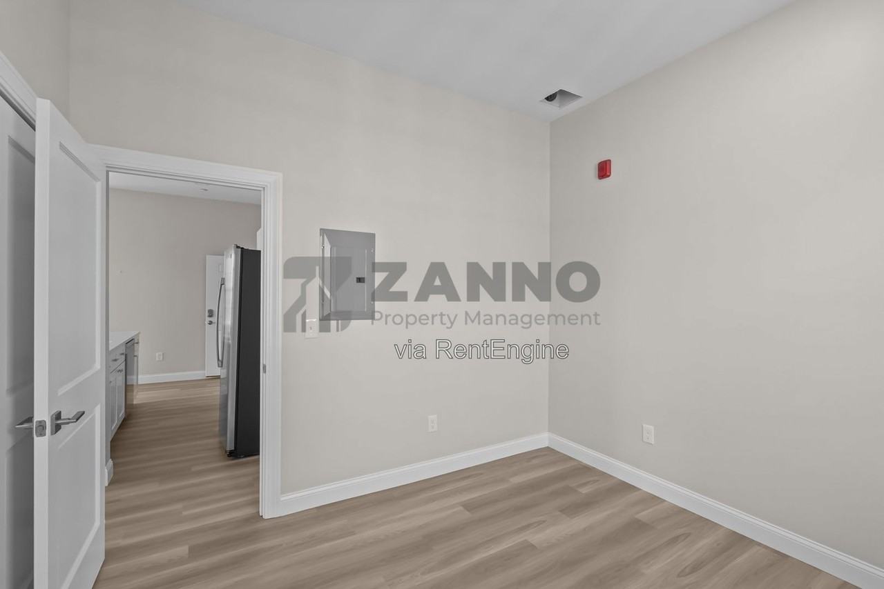 500 Main St #2R - Photo 5 of 13