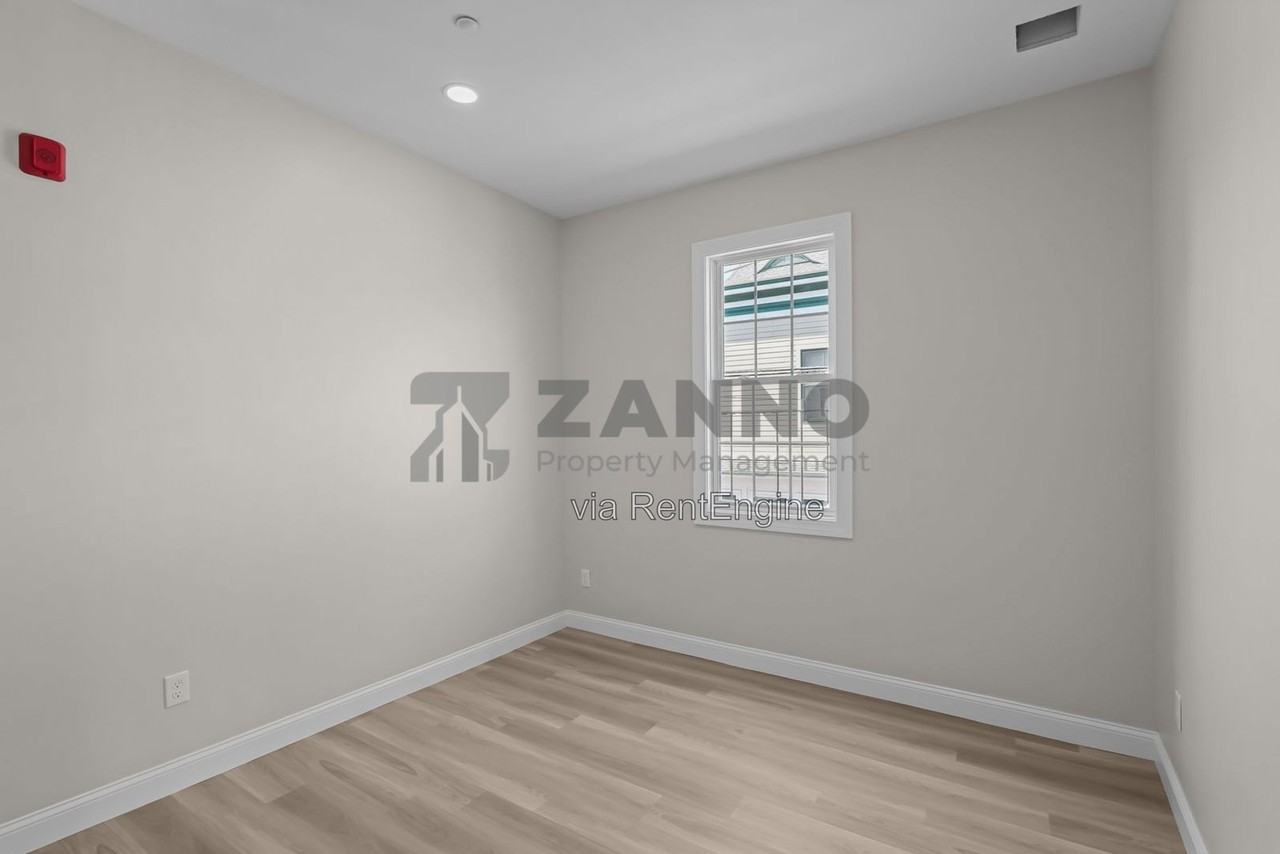 500 Main St #2R - Photo 7 of 13