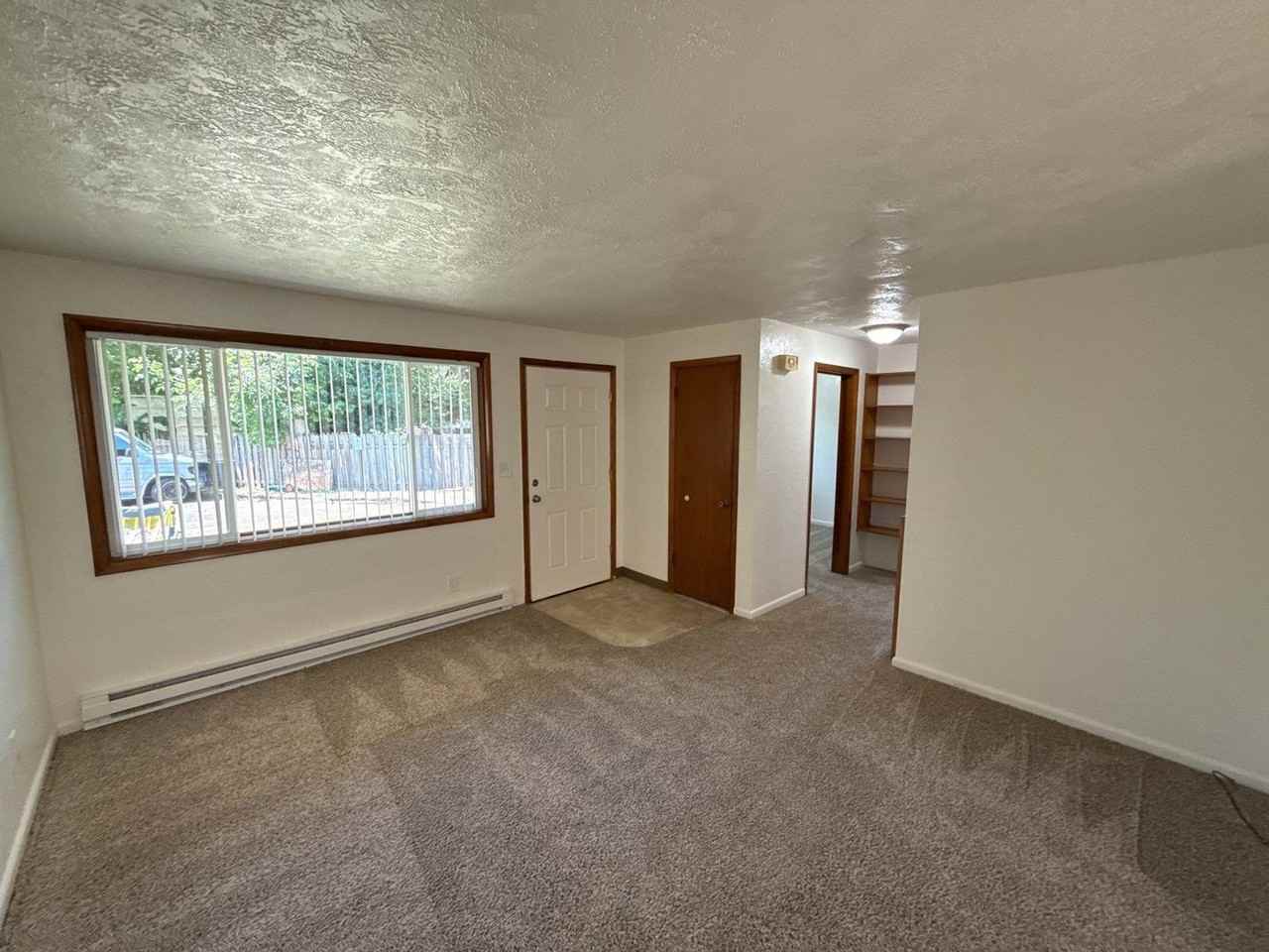 2042 Myrtle Ave Ne - Photo 2 of 21
