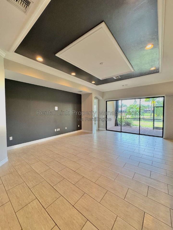 11181 Monte Carlo Blvd - Photo 4 of 50