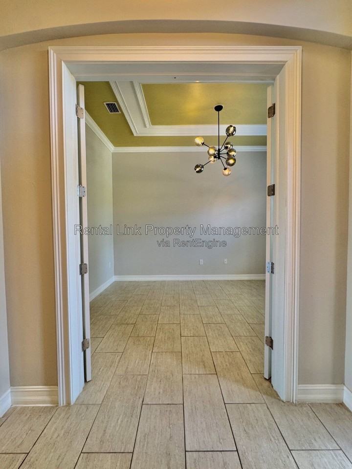 11181 Monte Carlo Blvd - Photo 5 of 50