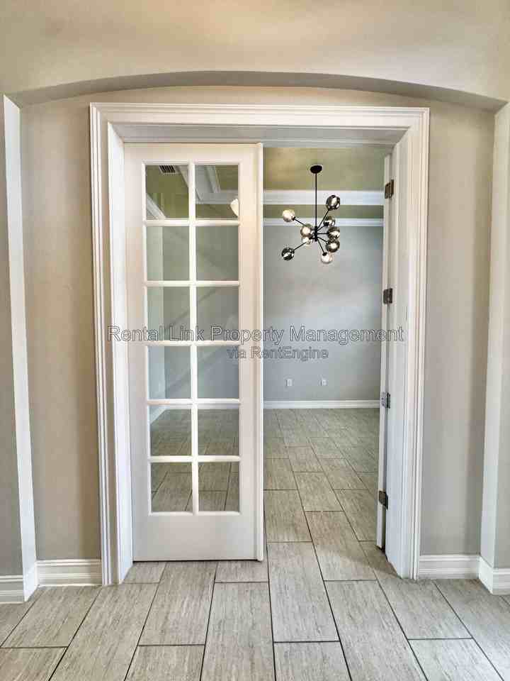 11181 Monte Carlo Blvd - Photo 7 of 50