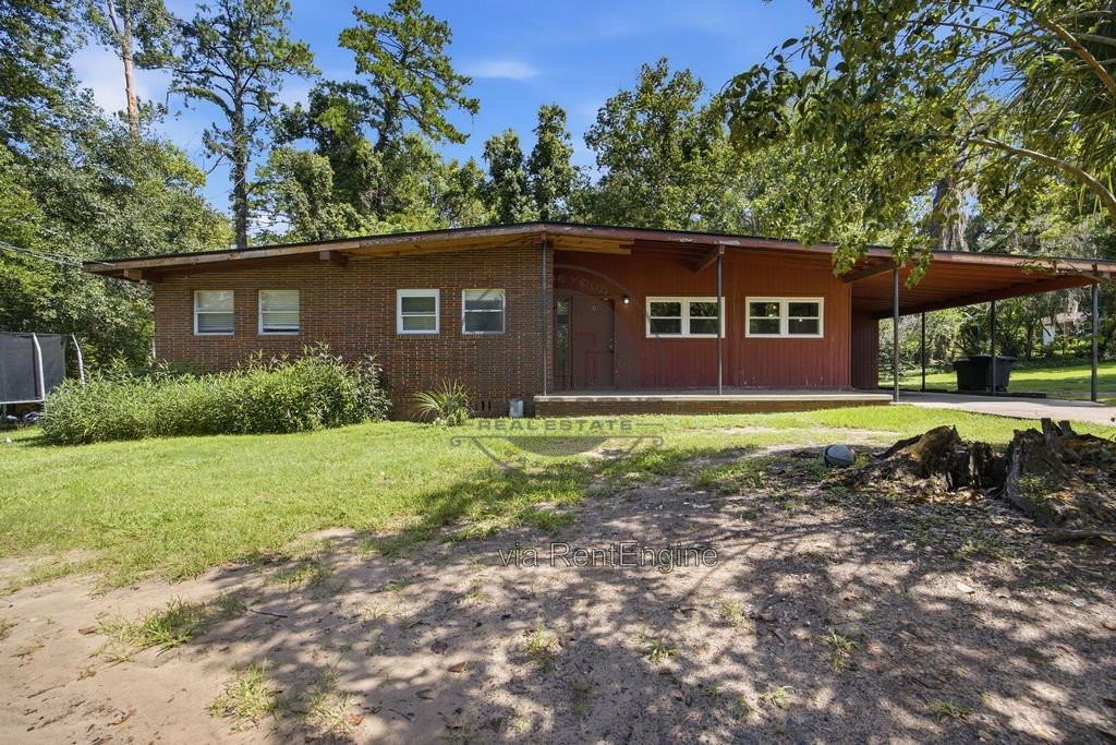 2203 Amelia Cir - Photo 2 of 19