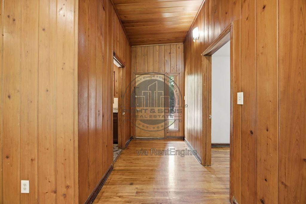 2203 Amelia Cir - Photo 3 of 19