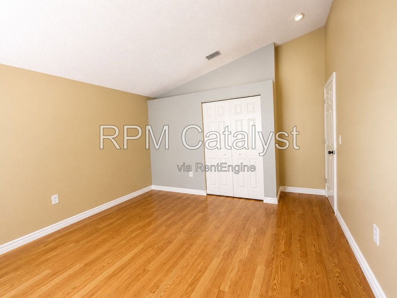 1012 55th Ave N - Photo 4 of 14