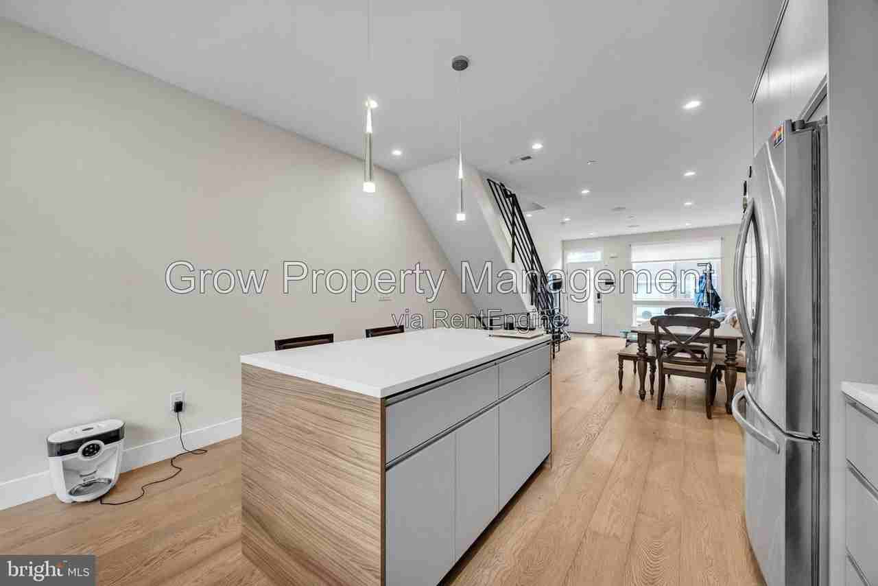 1752 N Bailey St - Photo 7 of 31