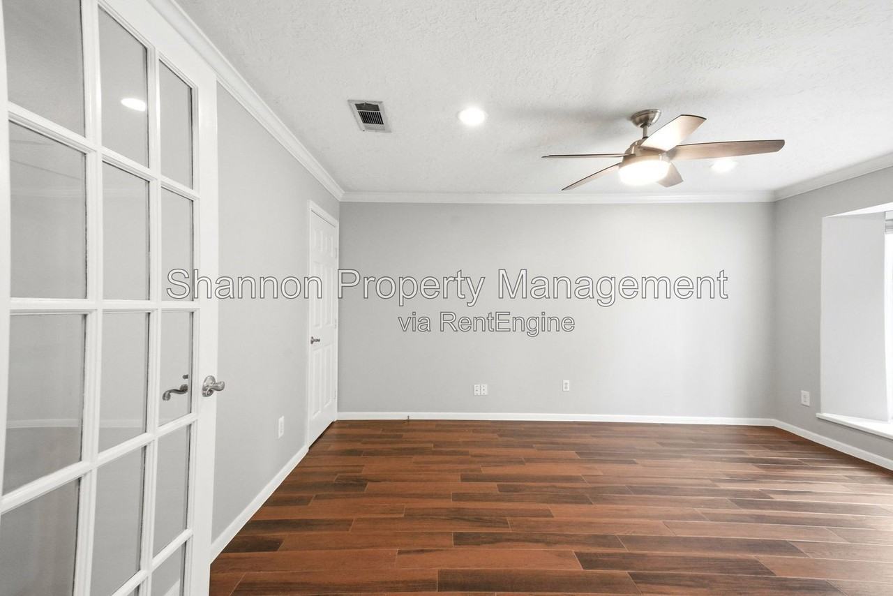 20646 Prince Creek Dr - Photo 4 of 26
