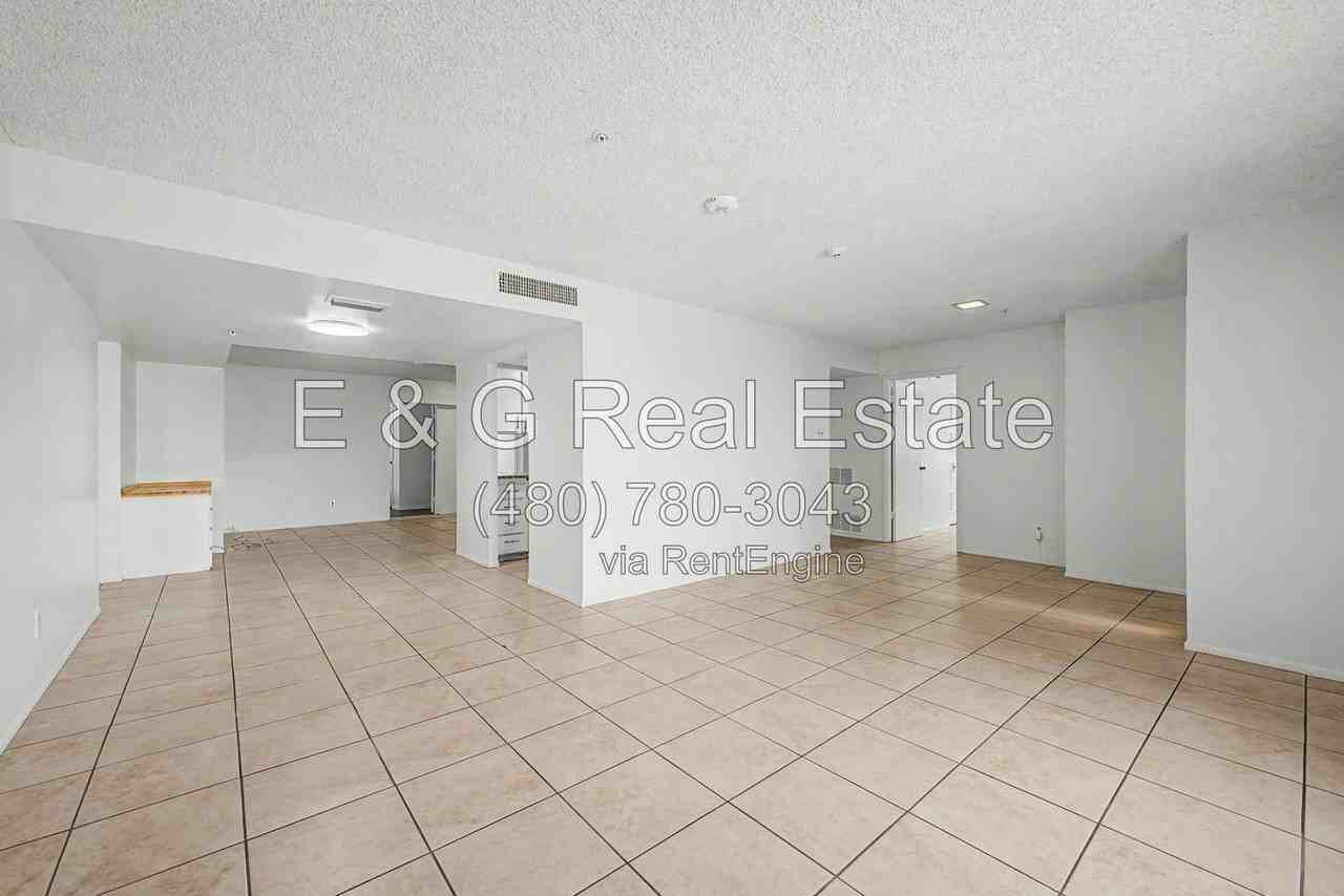 4401 S Rita Ln - Photo 6 of 32