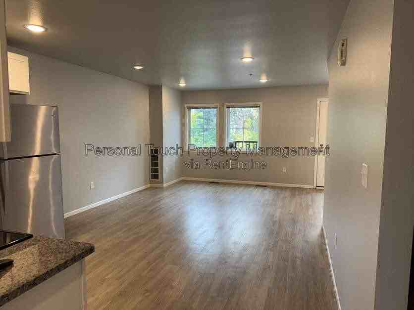 808 7th Ave S #6 - Photo 2 of 24