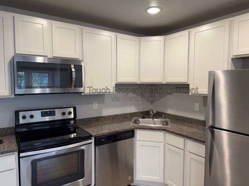 808 7th Ave S #6 - Photo 5 of 24