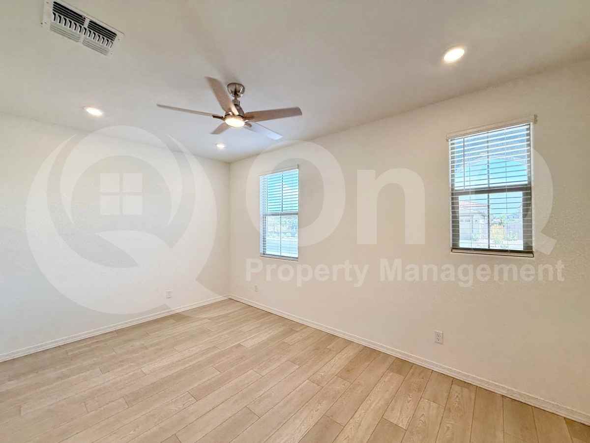 2980 E Augusta Ave - Photo 5 of 25