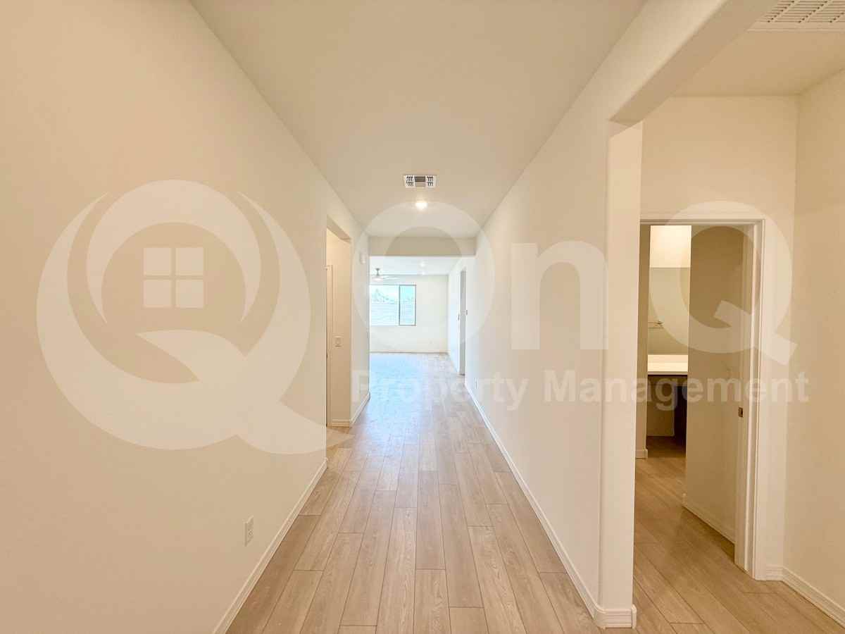 2980 E Augusta Ave - Photo 6 of 25